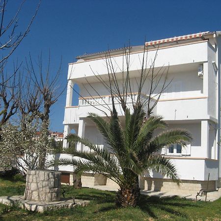 Apartments Frane-20M From Beach Barbat na Rabu Екстер'єр фото