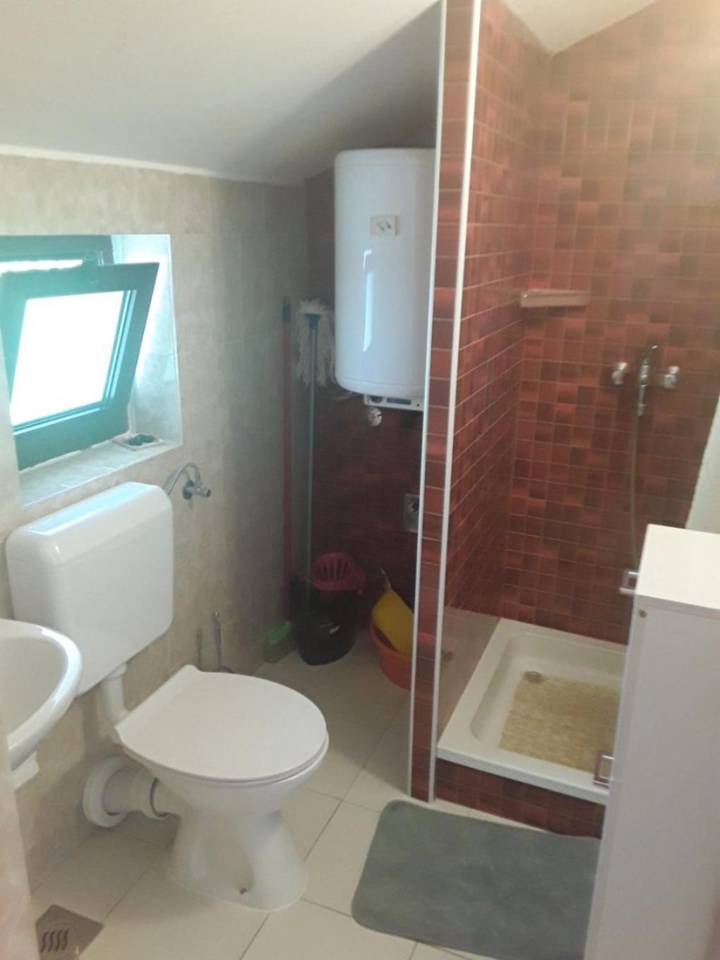 Apartments Frane-20M From Beach Barbat na Rabu Екстер'єр фото