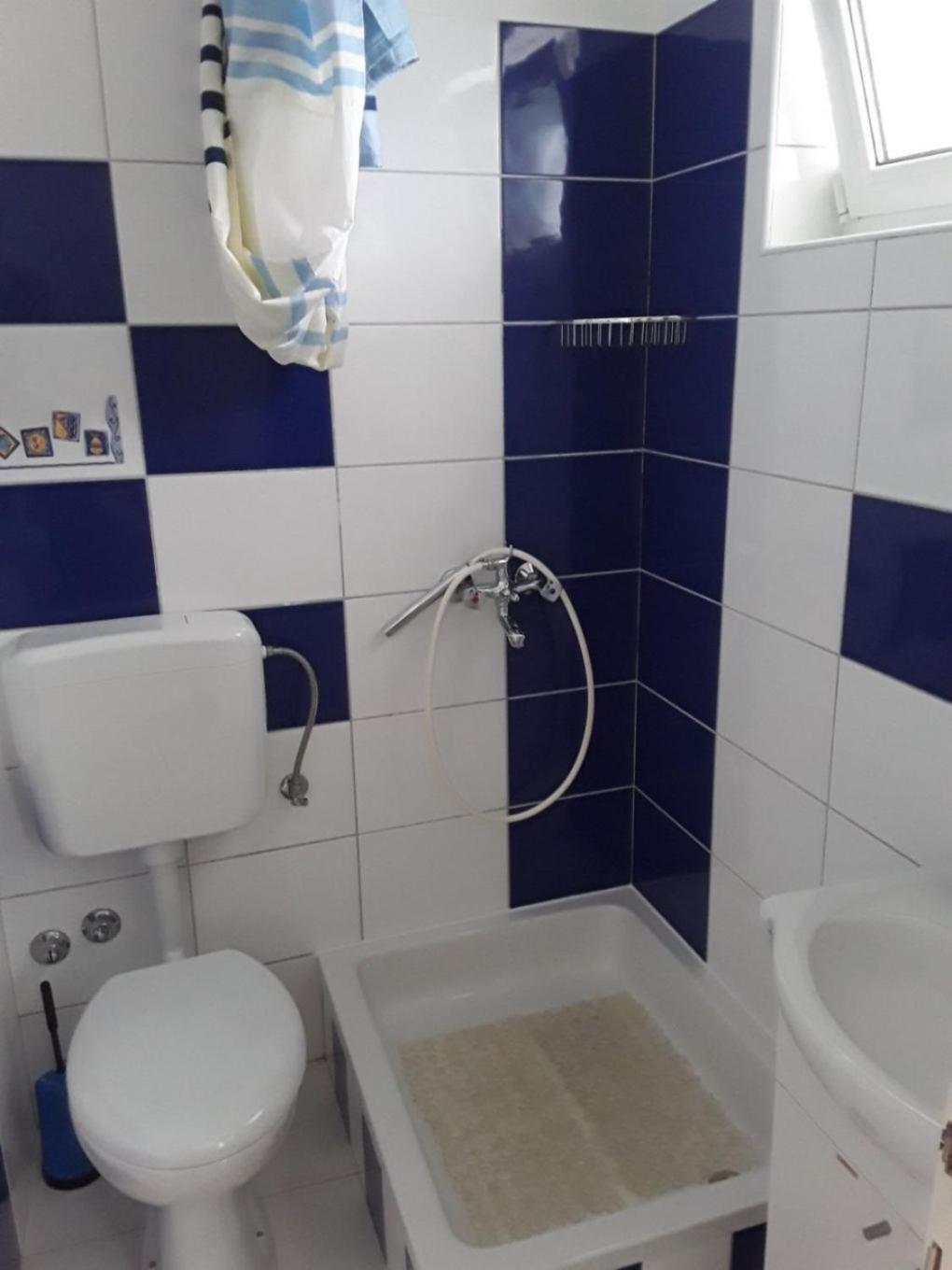 Apartments Frane-20M From Beach Barbat na Rabu Екстер'єр фото