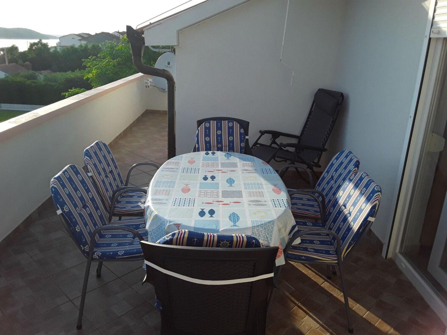 Apartments Frane-20M From Beach Barbat na Rabu Екстер'єр фото