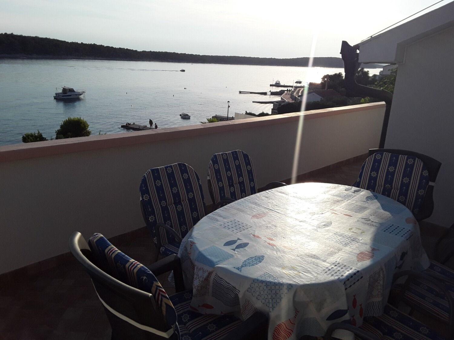Apartments Frane-20M From Beach Barbat na Rabu Екстер'єр фото