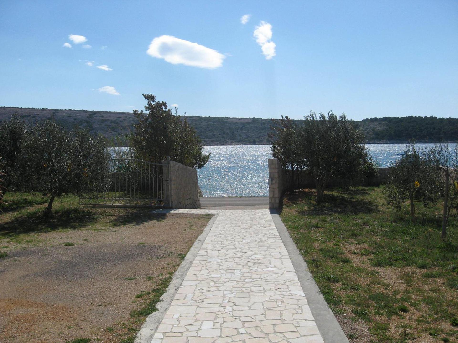 Apartments Frane-20M From Beach Barbat na Rabu Екстер'єр фото